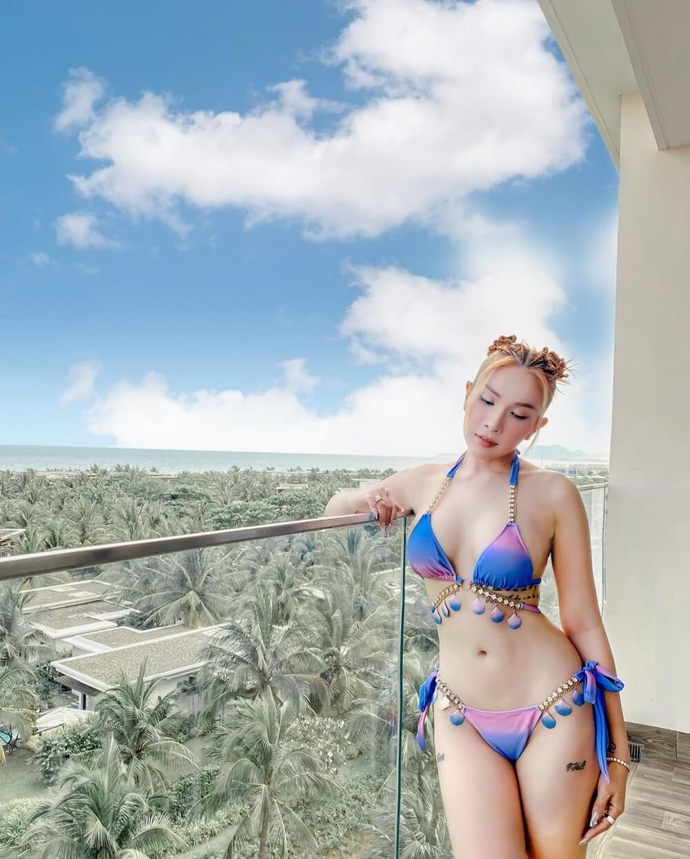 Ảnh Khả Như mặc bikini vô cùng sexy