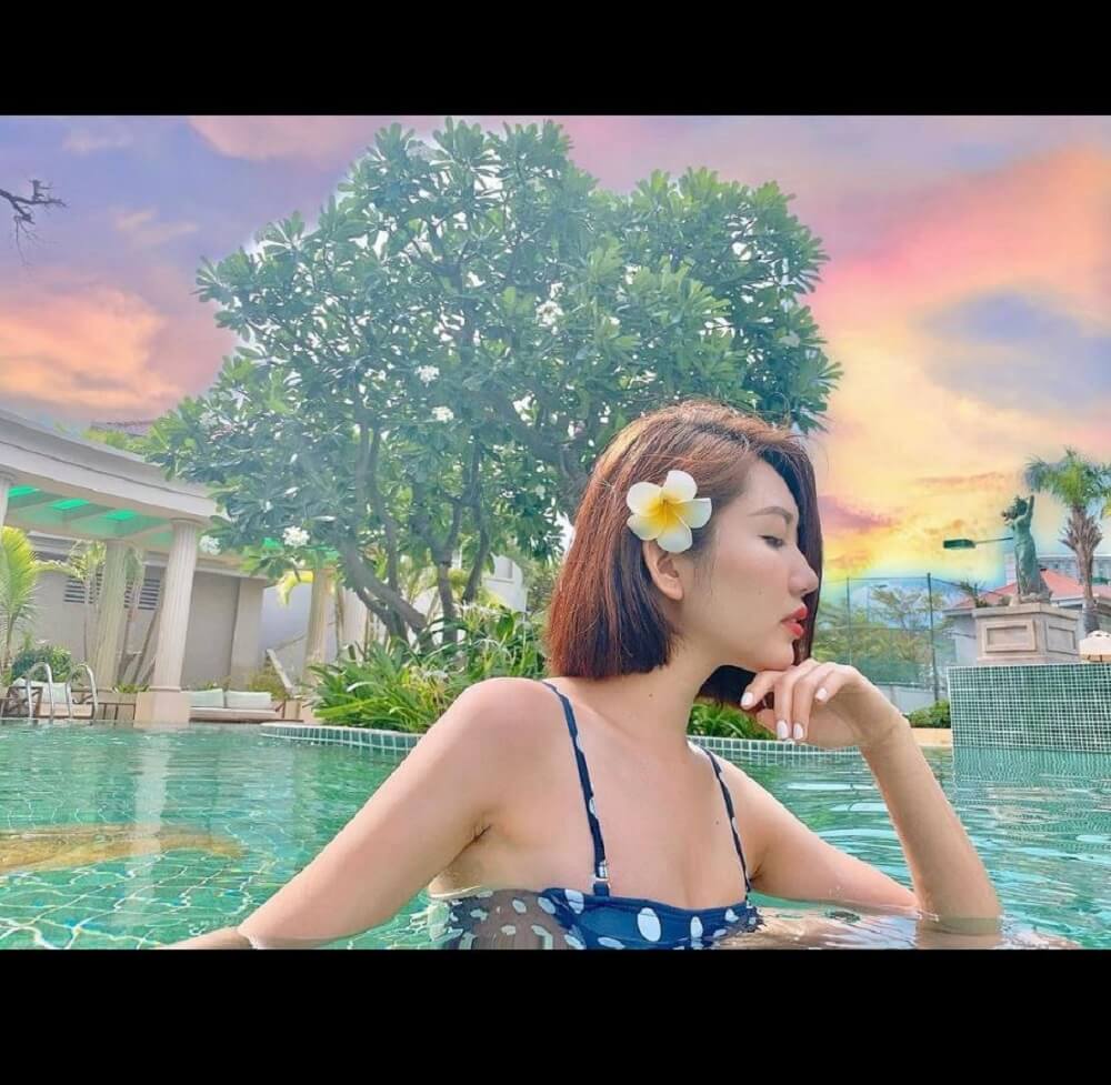 Ảnh Thúy Ngân mặc bikini vô cùng sexy