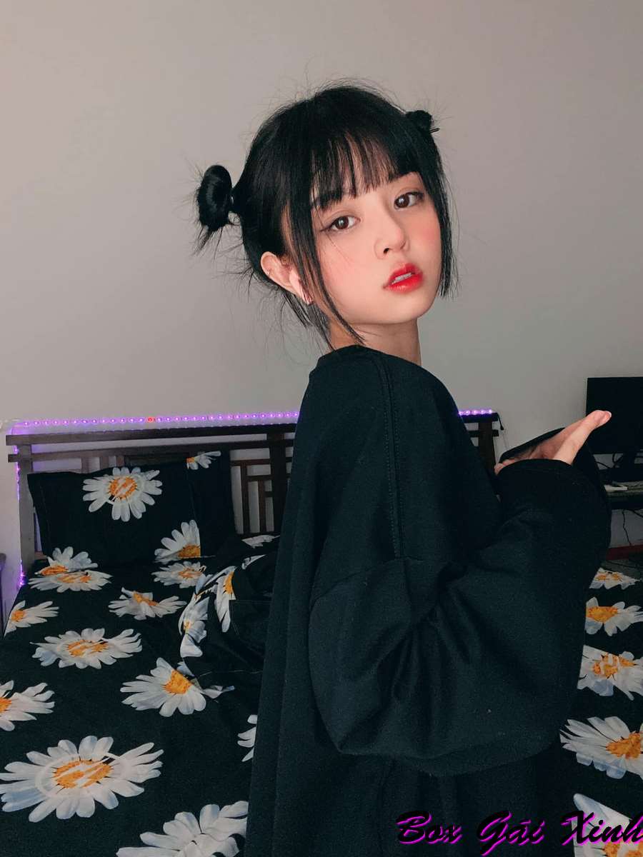 Hình ảnh Ngọc Éng cột tóc nơ cute dễ thương 