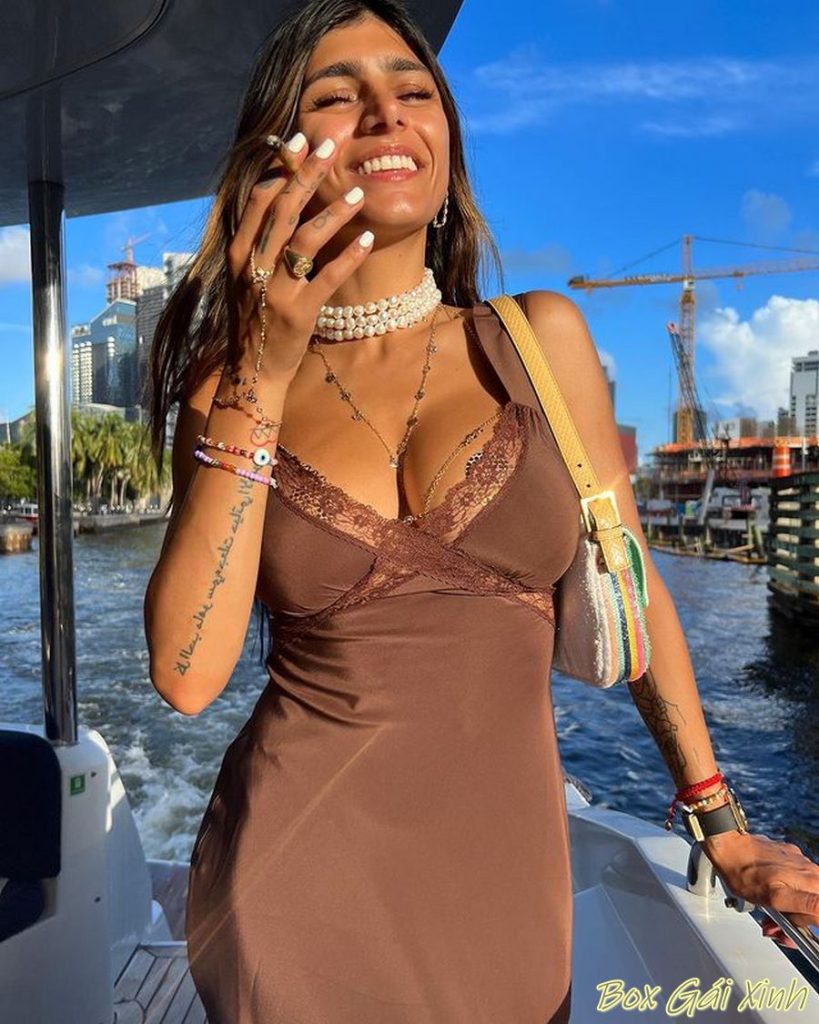 60+ Ảnh Mia Khalifa nude, nàng diễn viên 18+ cực khiêu gợi