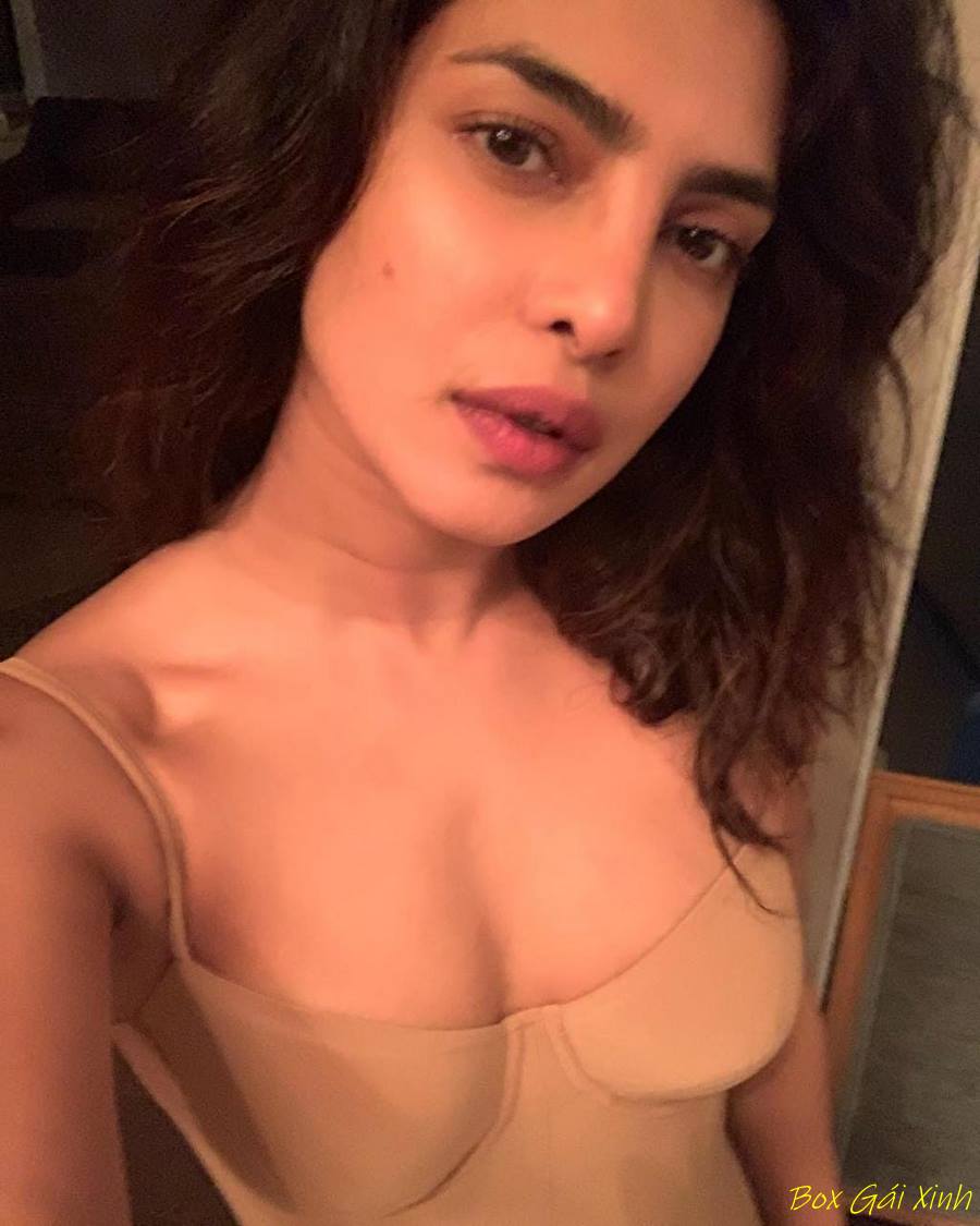 ảnh Priyanka Chopra nude sexy 28