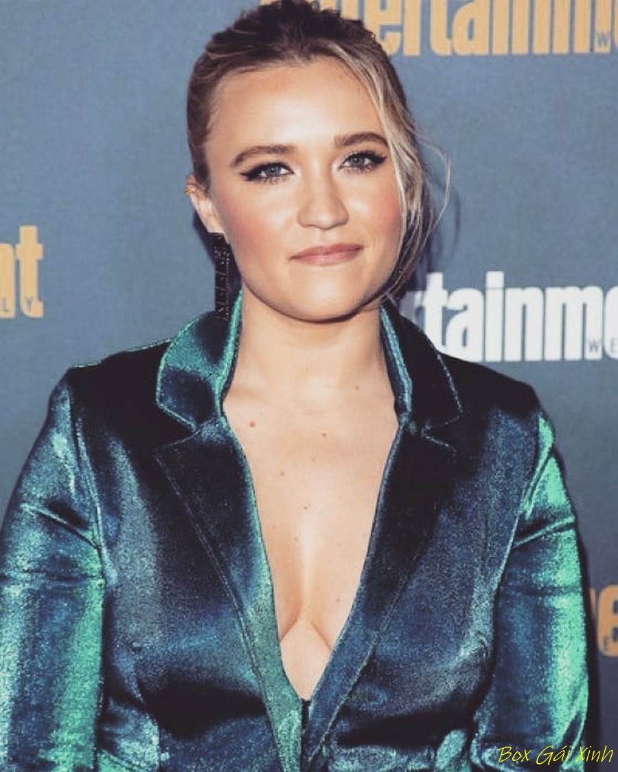 ảnh Emily Osment nude khiêu gợi 26