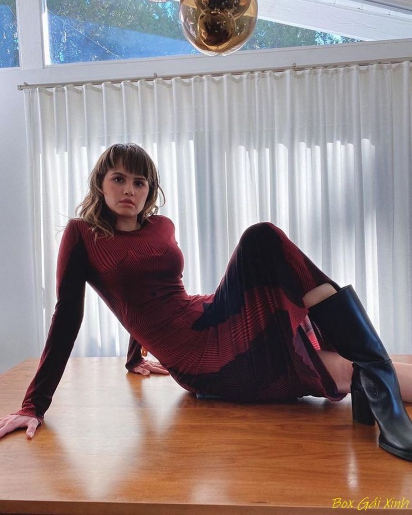 89+ Ảnh Debby Ryan nude táo bạo khoe body sexy nóng bỏng