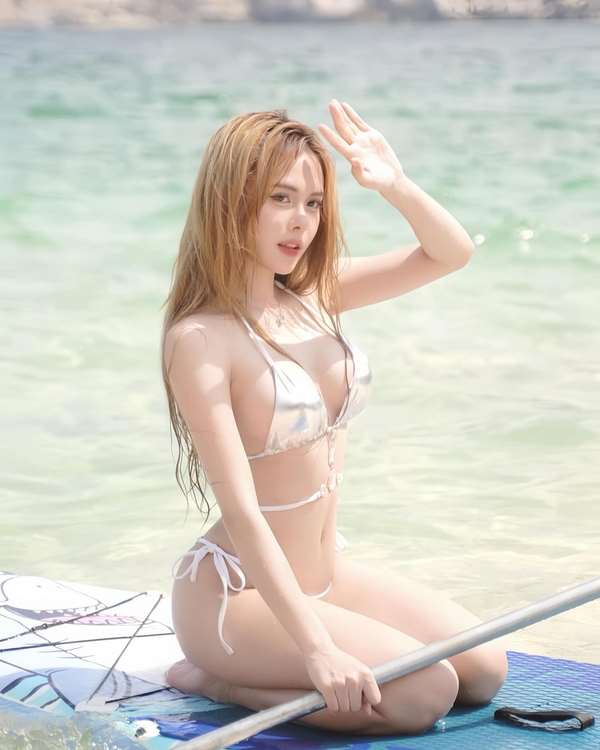 anh-tiktoker-ngan-ha-sexy-bikini-body-goi-cam-9