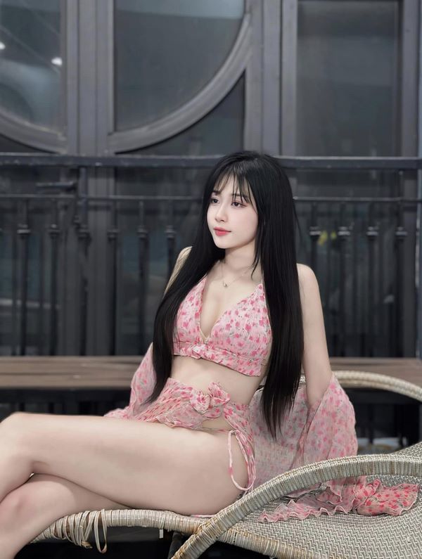 anh-tiktoker-nguyen-tra-my-bikini-sexy-nong-bong-5