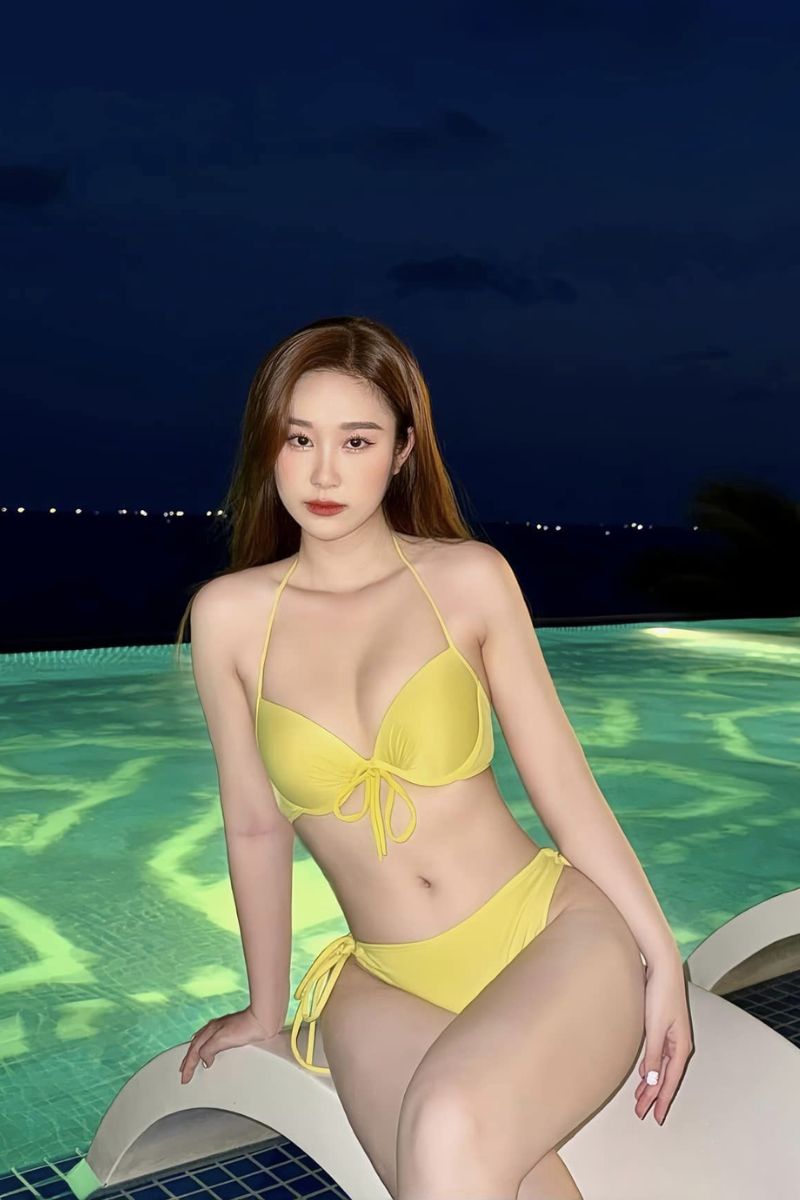 Ảnh diễn viên Hàn Trang bikini 3