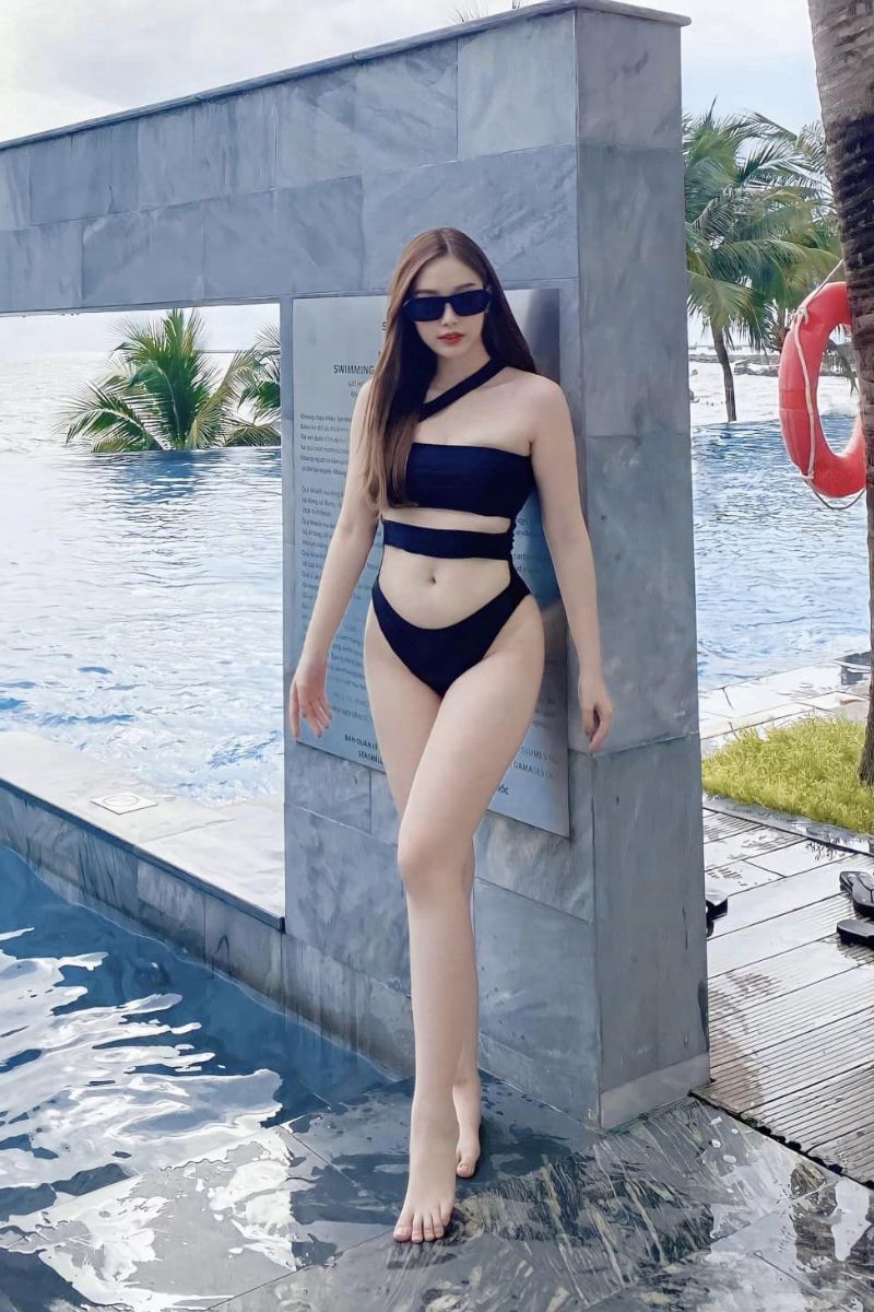 Ảnh diễn viên Hàn Trang bikini 7