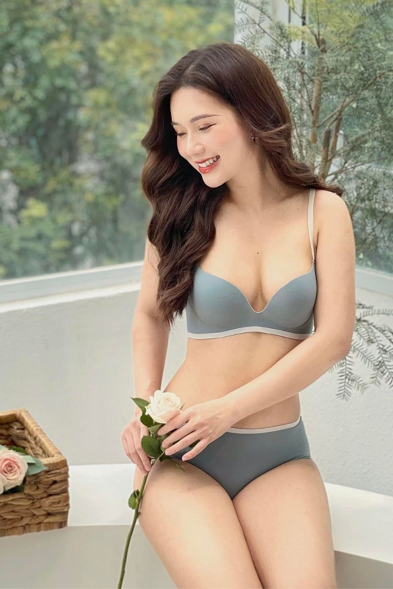 Ảnh diễn viên Phạm Ngọc Anh bikini 14