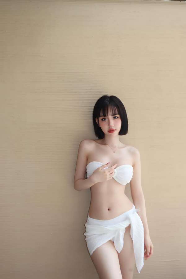 anh-chu-mac-thuy-quynh-bikini-sexy-quyen-ru-15