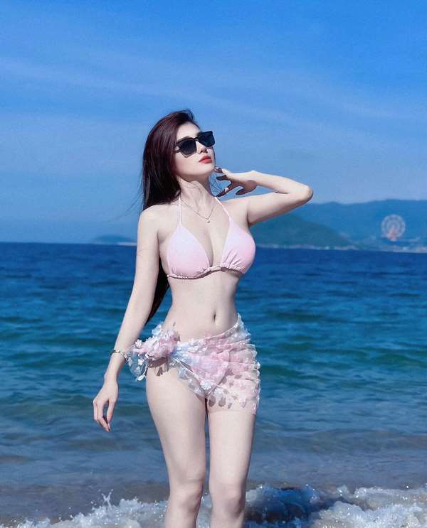 anh-hotgirl-bach-huyen-trang-bikini-nong-bong-11