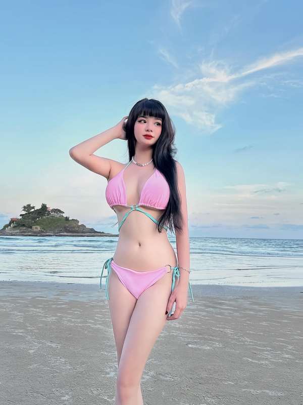 anh-hotgirl-bich-ngoc-bikini-sexy-khoe-nguc-khung-8