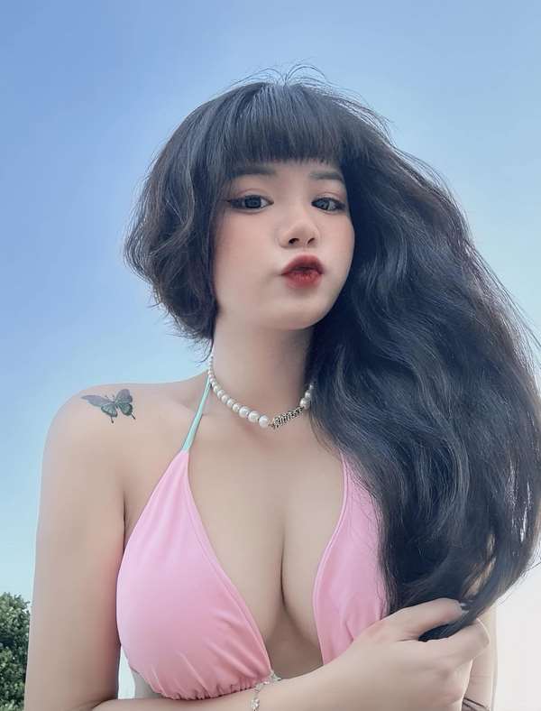 anh-hotgirl-bich-ngoc-bikini-sexy-khoe-nguc-khung-9