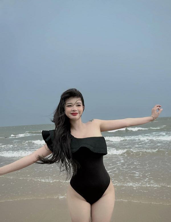 anh-hotgirl-bich-ngoc-bikini-sexy-khoe-nguc-khung-34