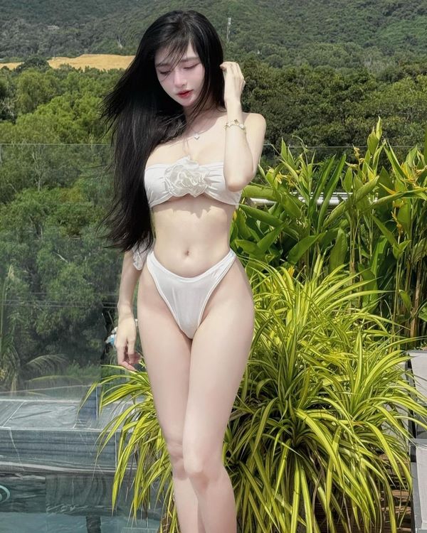 anh-hotgirl-khanh-linh-bikini-dep-goi-cam-sexy-30