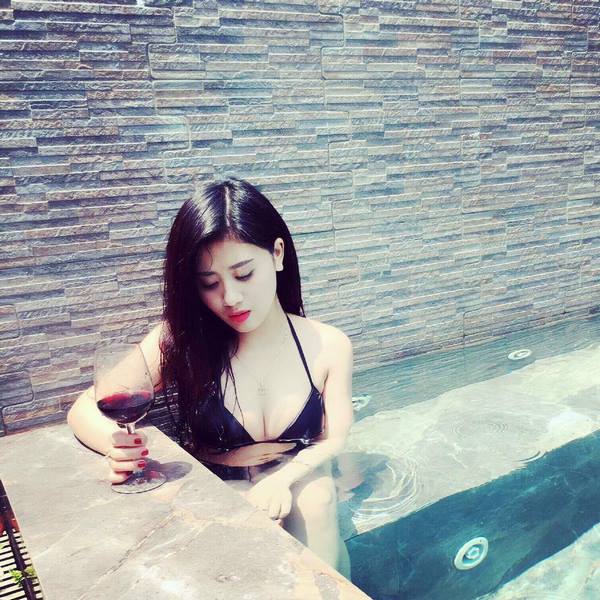 anh-hotgirl-luu-chinh-bikini-sexy-nong-bong-hot-trend-1