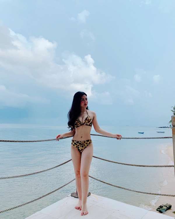 anh-hotgirl-luu-chinh-bikini-sexy-nong-bong-hot-trend-3