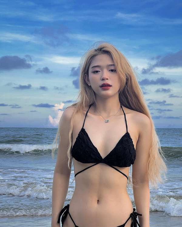 anh-mai-ha-hoang-yen-sexy-nong-bong-thu-hut-1