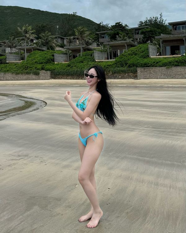 anh-tiktoker-uyen-ni-bikini-sexy-dep-tuyet-voi-17