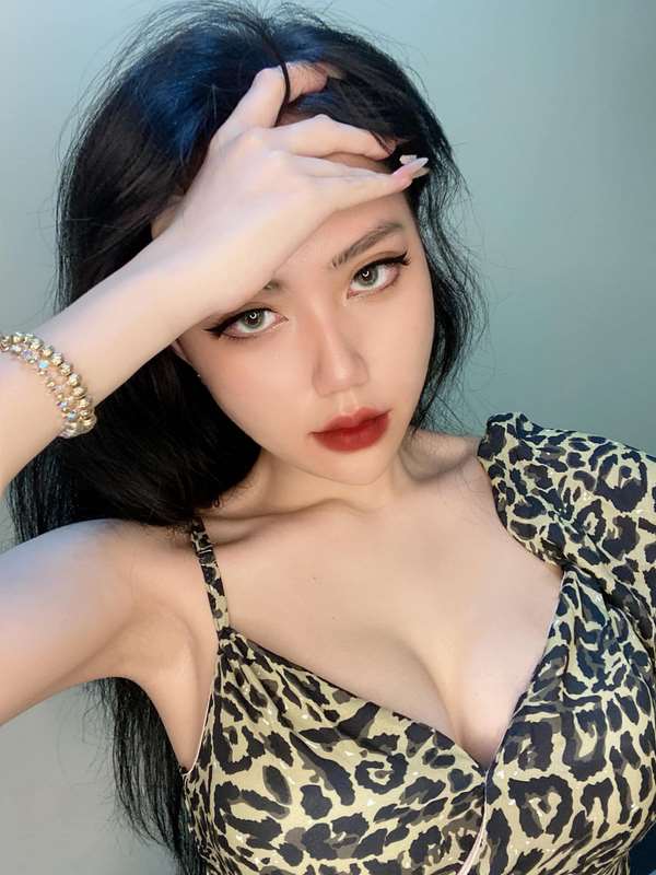 anh-tran-le-truc-quynh-bikini-body-nong-bong-sexy-14