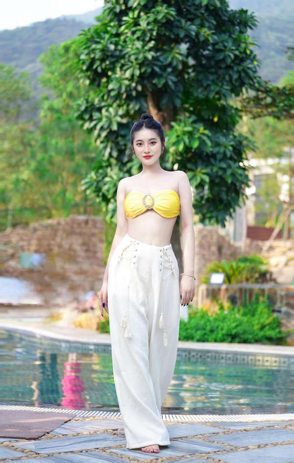 anh-tiktoker-bui-hong-anh-bikini-sexy-khoe-body-goi-cam-20