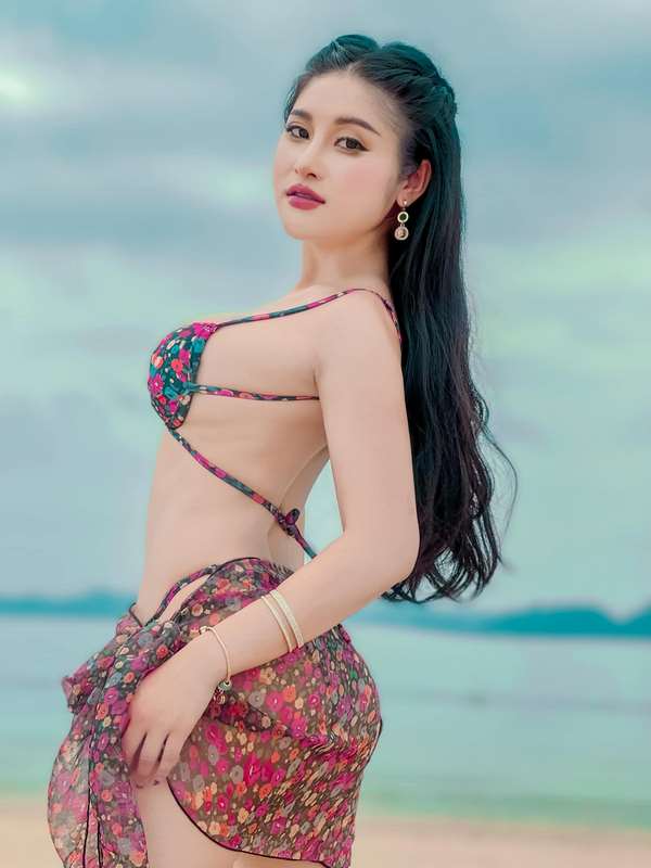 anh-tiktoker-bui-hong-anh-bikini-sexy-khoe-body-goi-cam-24