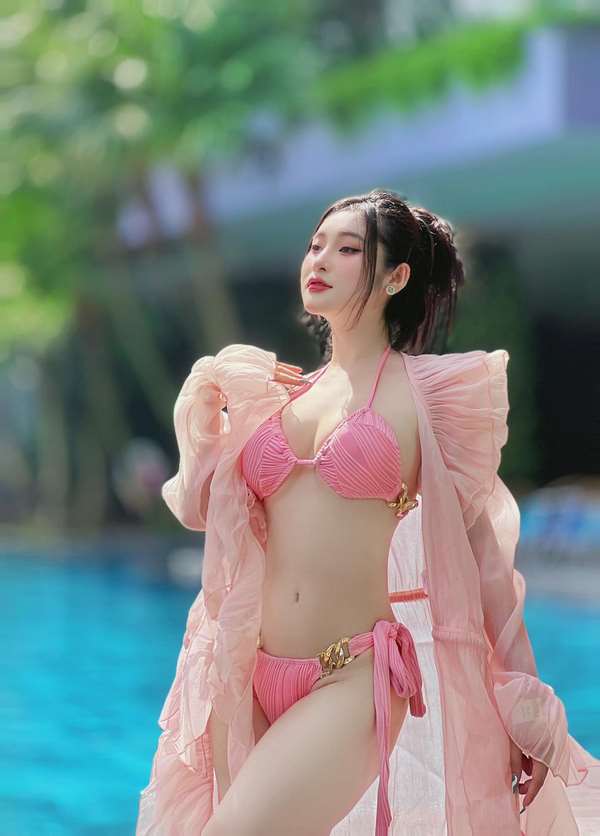 anh-tiktoker-bui-hong-anh-bikini-sexy-khoe-body-goi-cam-8