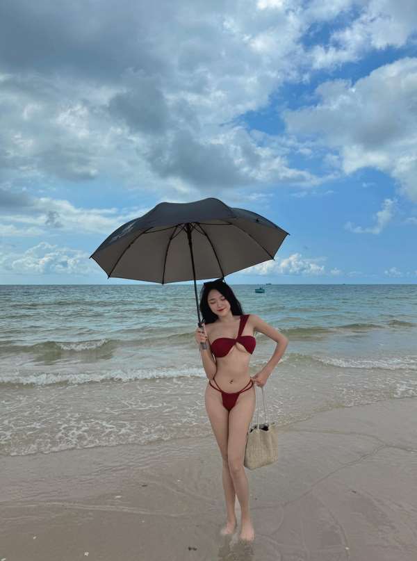 anh-huynh-kim-ngoc-bikini-xinh-sexy-goi-cam-33