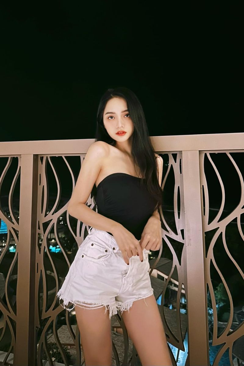 Ảnh ca sĩ Hương Giang sexy 8