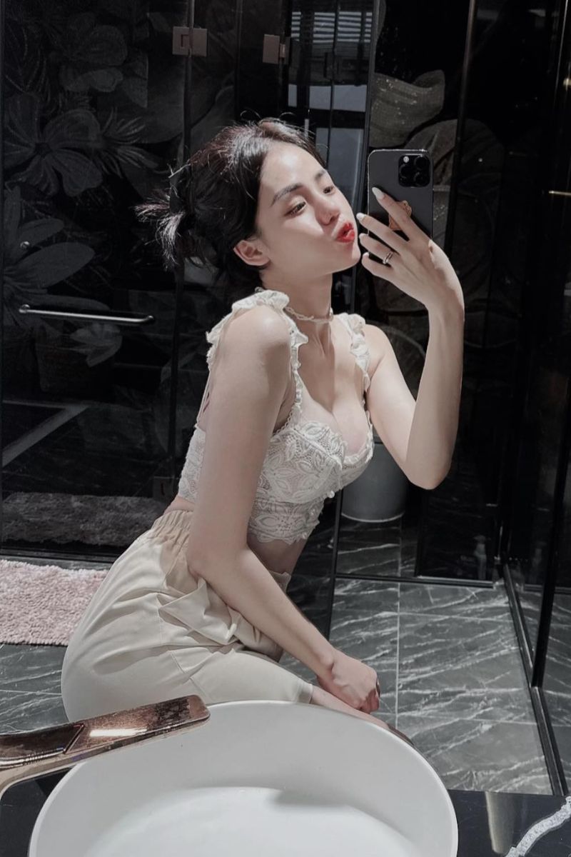 Ảnh ca sĩ Hương Ly sexy 10