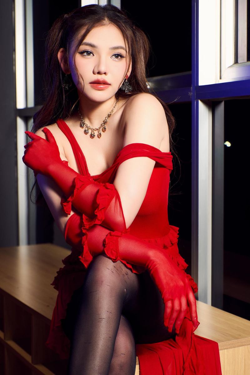 Ảnh ca sĩ Myra Tran sexy 14