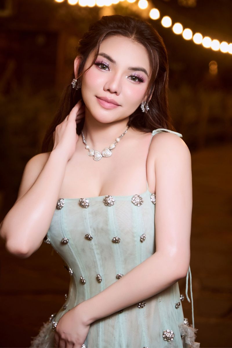 Ảnh ca sĩ Myra Tran sexy 8