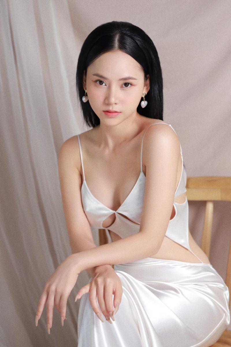 Ảnh ca sĩ Ngô Lan Hương sexy 23