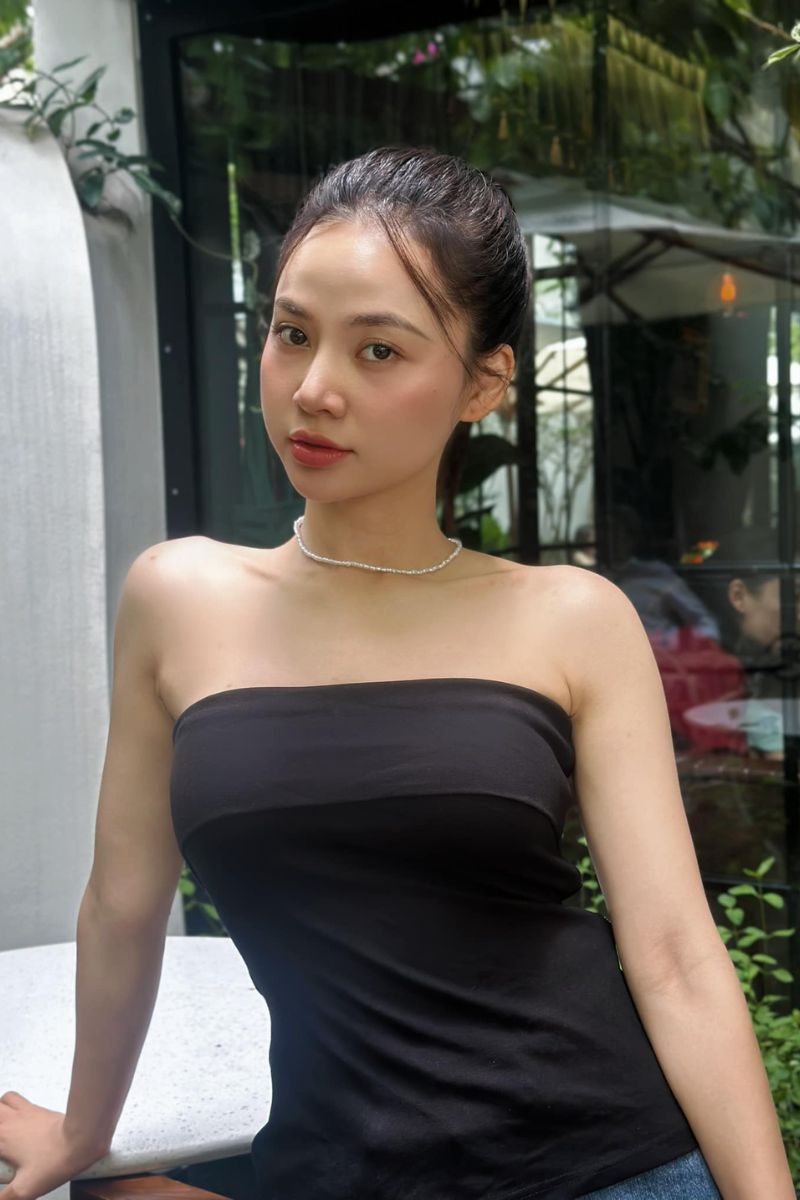 Ảnh ca sĩ Ngô Lan Hương sexy 9