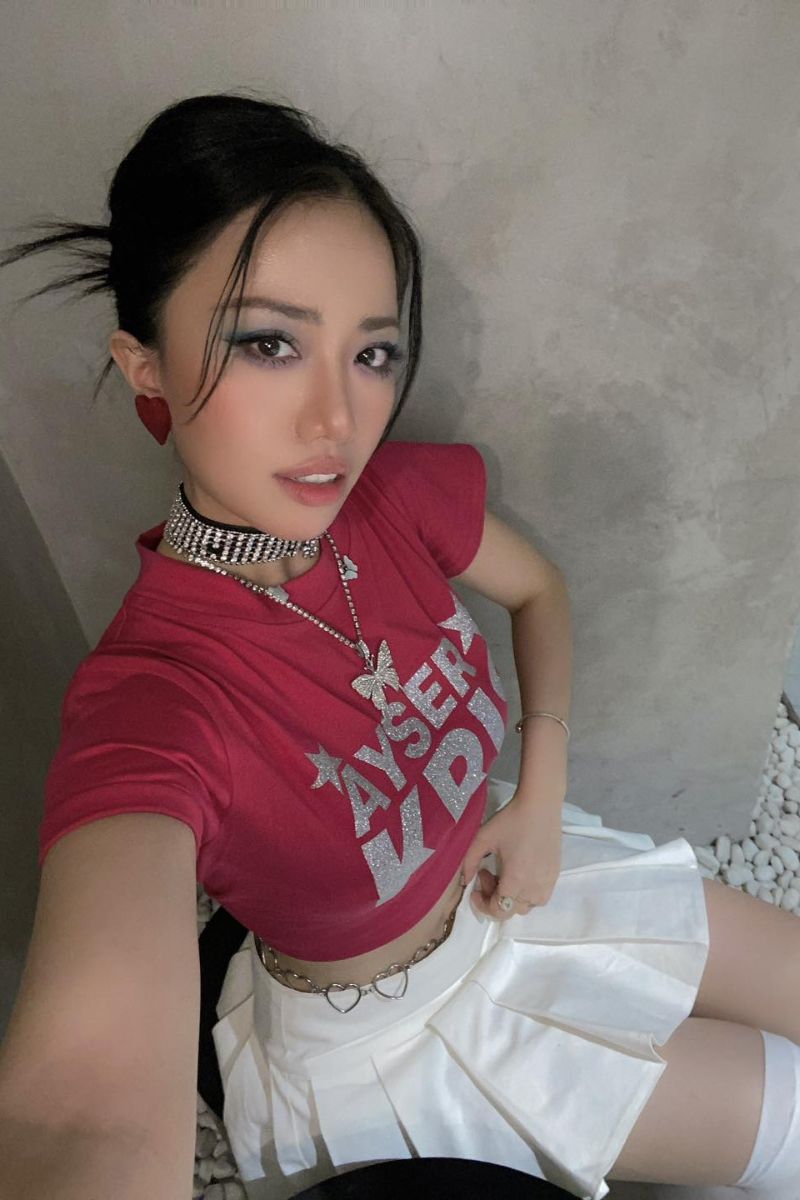 Ảnh ca sĩ Phùng Khánh Linh sexy 23