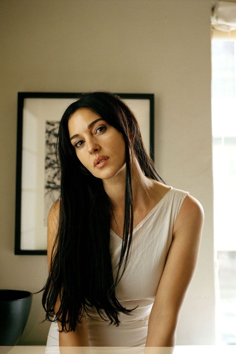 Ảnh diễn viên Monica Bellucci sexy 28