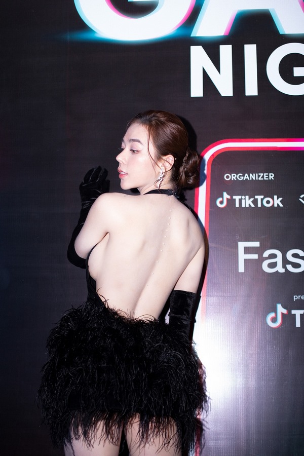 anh-tiktoker-quynh-mieu-bikini-khoe-body-nong-bong-4