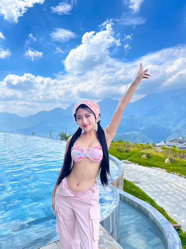 anh-hotgirl-ha-nhien-bikini-nong-bong-sexy-trend-tiktok-11