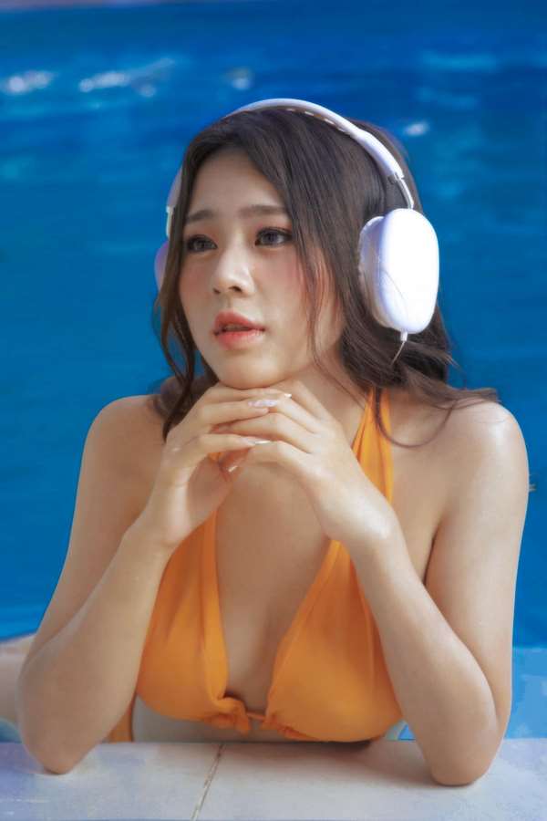 anh-hotgirl-hong-han-bikini-nong-bong-sexy-khoe-nguc-cang-tron-14