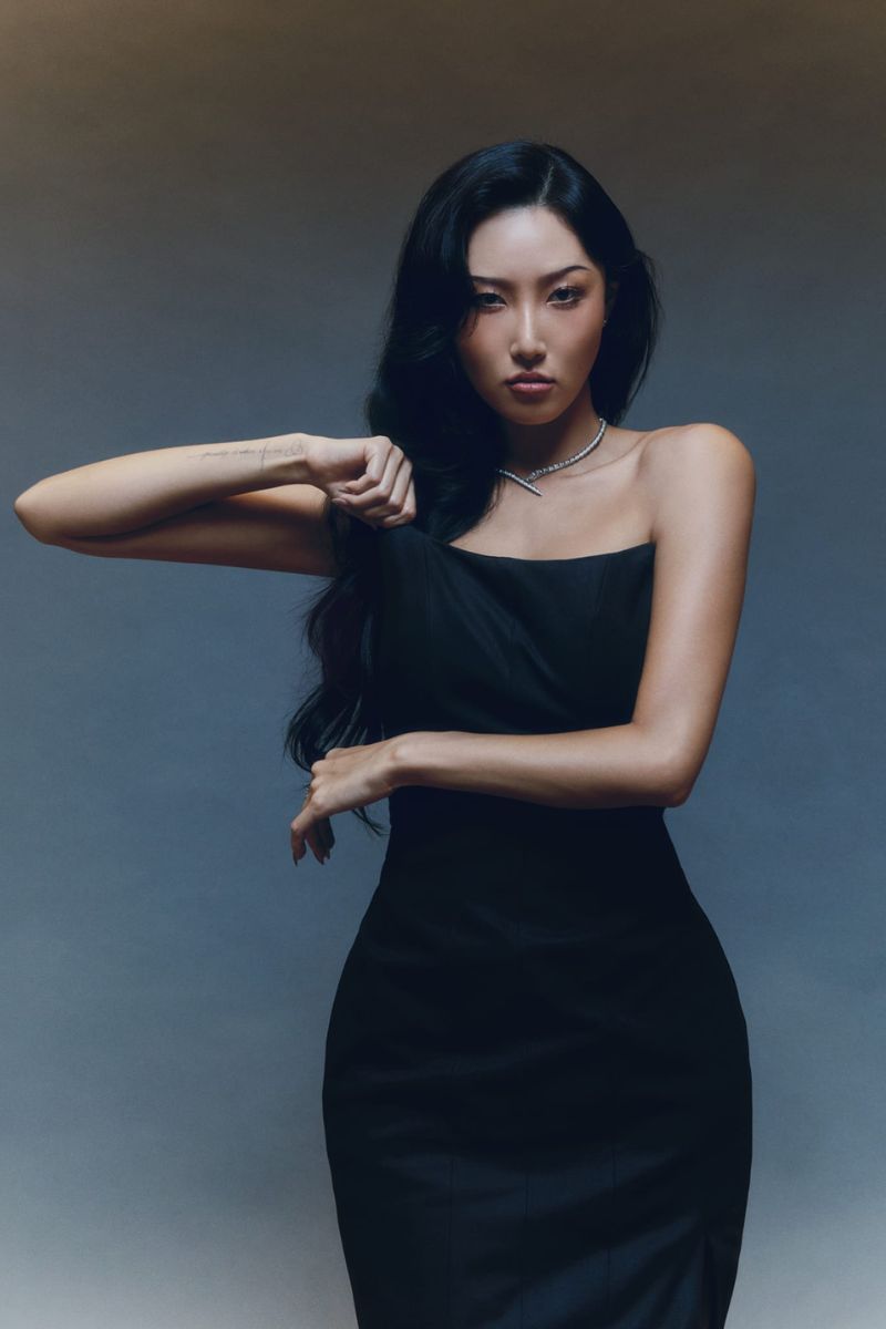 Ảnh ca sĩ Hwasa sexy 17