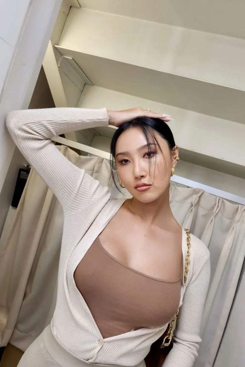 Ảnh ca sĩ Hwasa sexy 19