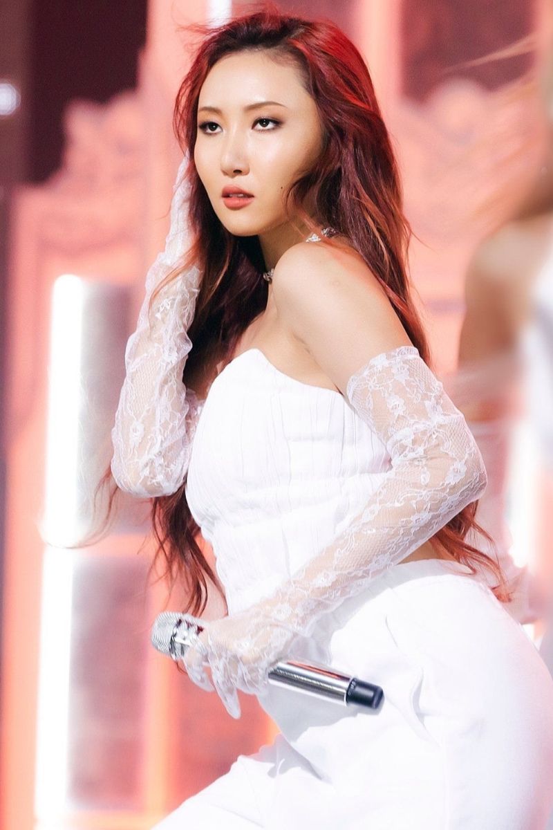 Ảnh ca sĩ Hwasa sexy 24