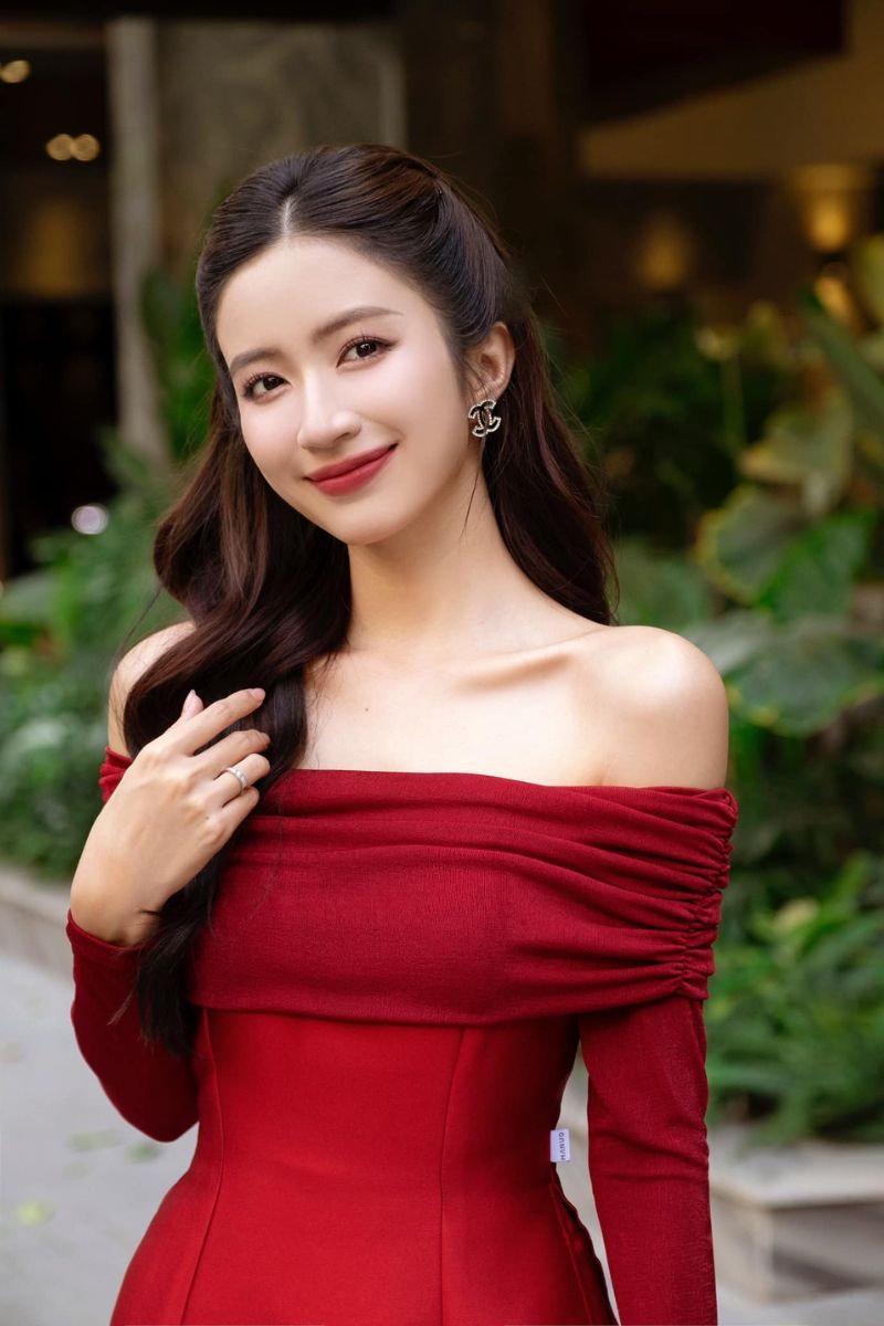 Ảnh diễn viên Nguyễn Ngọc Huyền sexy 10