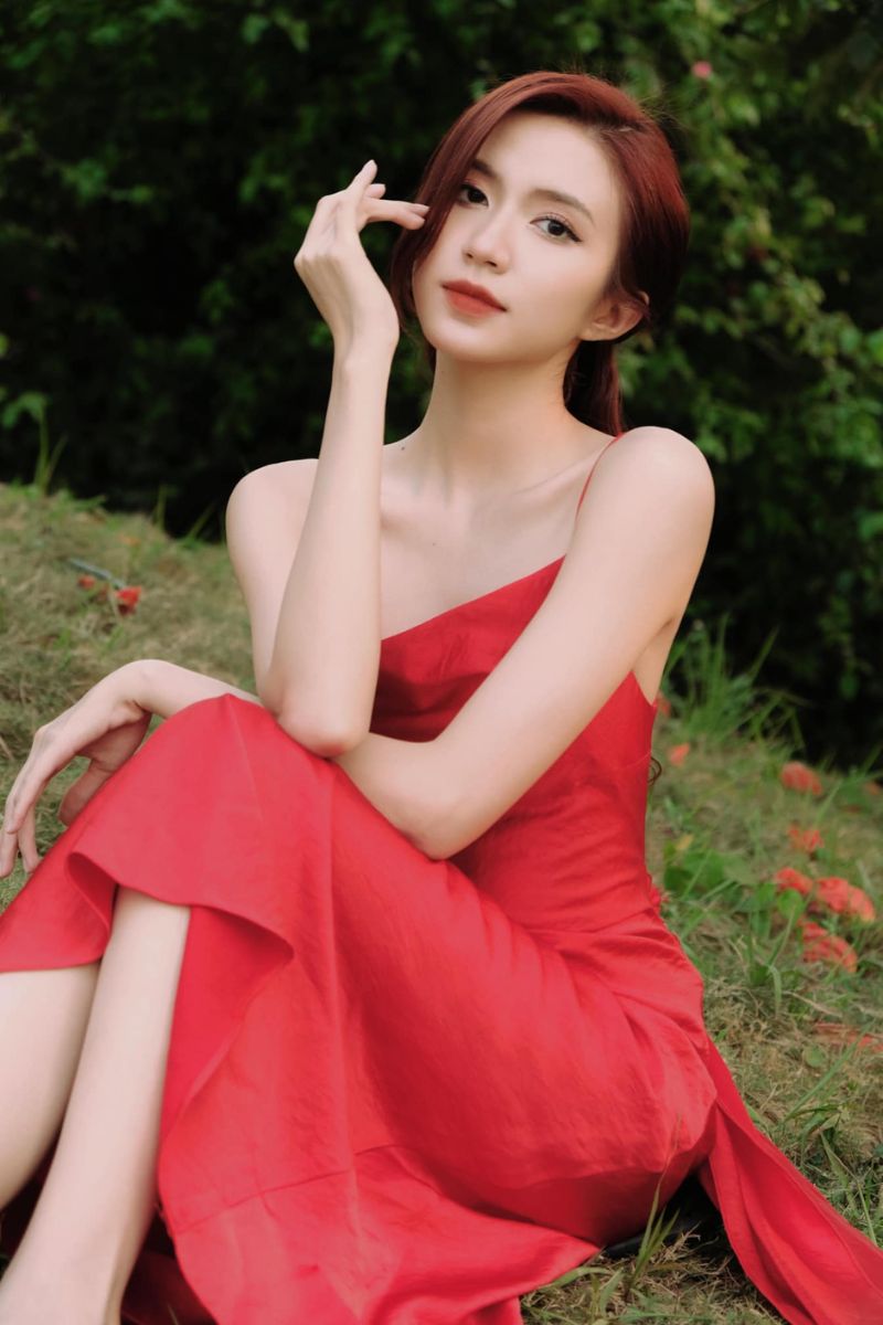 Ảnh diễn viên Nguyễn Ngọc Huyền sexy 24